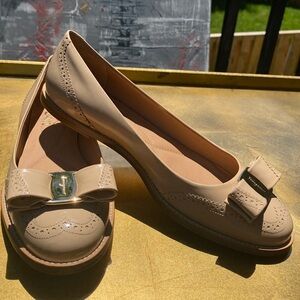 Salvatore Ferragamo NWOT Nude Patent Leather Ballet Flats with Bow and Gold